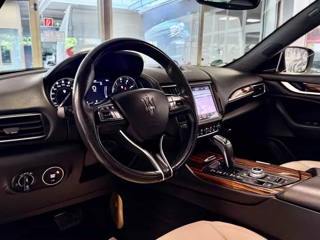Maserati Levante 3.0 Q4 GRANLUSSO FACELIFT 360CAM ACC LED 12/2020-photo-17