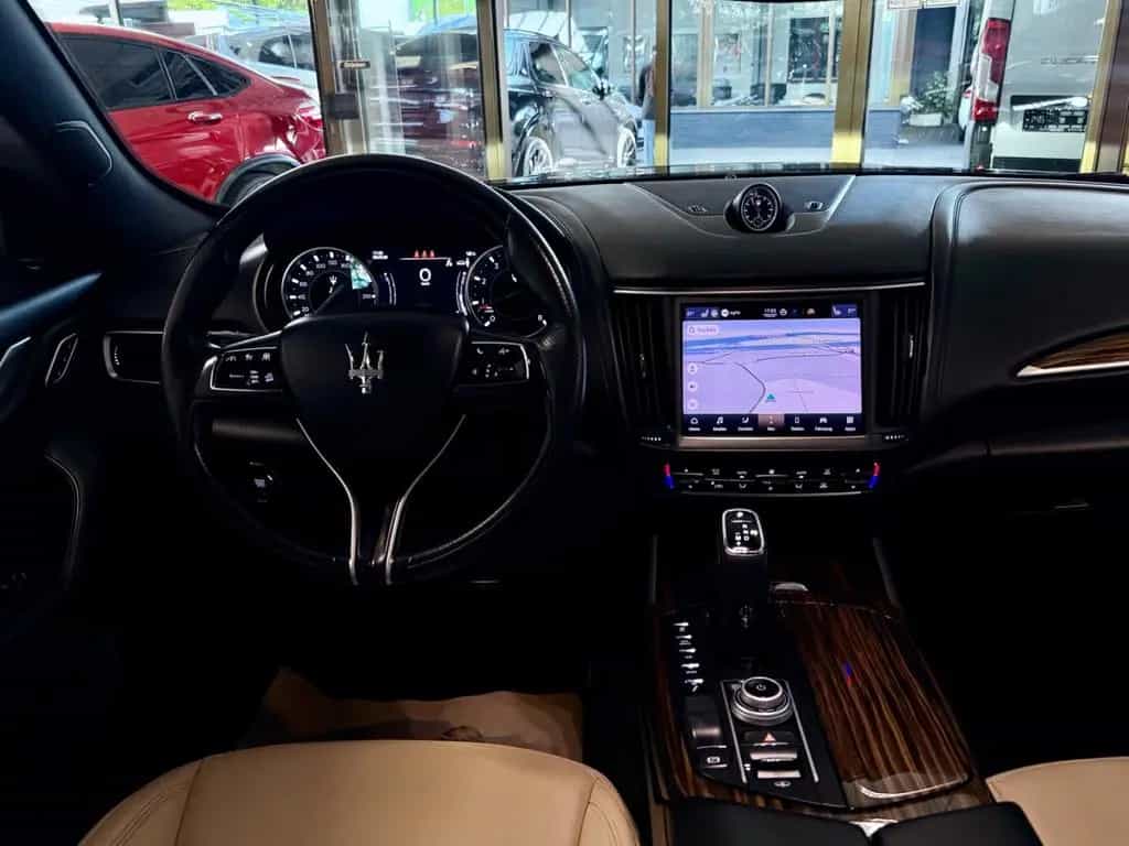 Maserati Levante 3.0 Q4 GRANLUSSO FACELIFT 360CAM ACC LED 12/2020-photo-18