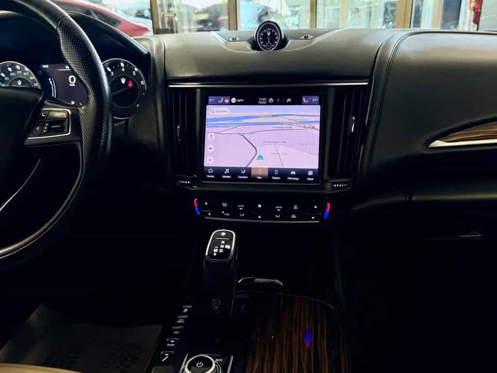 Maserati Levante 3.0 Q4 GRANLUSSO FACELIFT 360CAM ACC LED 12/2020-photo-25