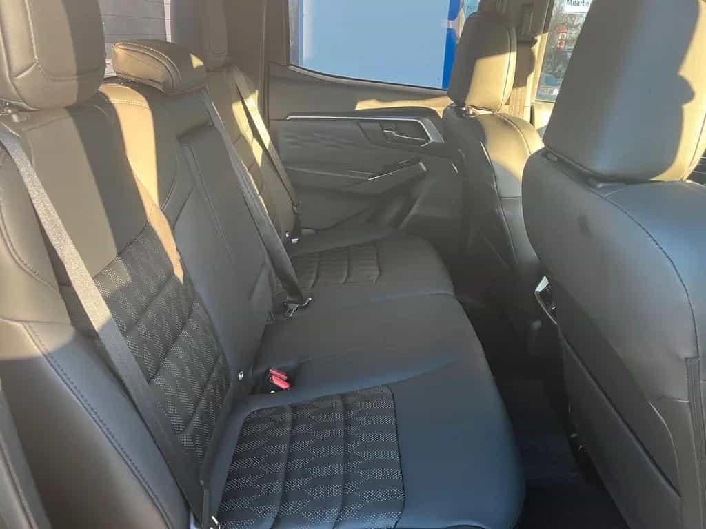 Isuzu D-Max Double Cab LSE AT +SOFORT+ null-photo-12