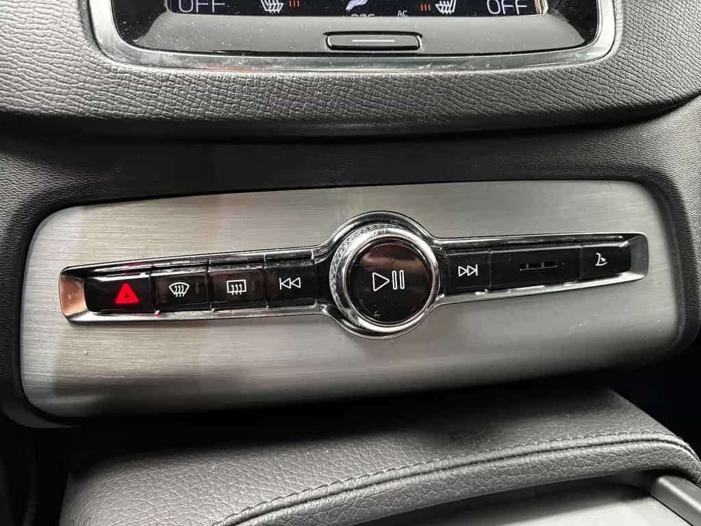 Volvo XC90 Momentum Pro AWD CAM 7-STZ PANO ACC HARMAN/ 11/2020-photo-16