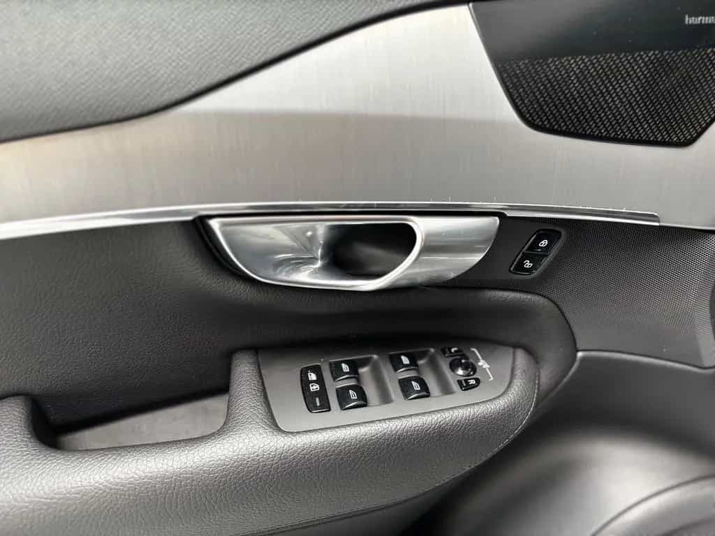 Volvo XC90 Momentum Pro AWD CAM 7-STZ PANO ACC HARMAN/ 11/2020-photo-23