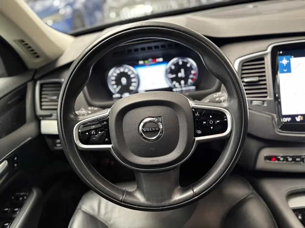 Volvo XC90 Momentum Pro AWD CAM 7-STZ PANO ACC HARMAN/ 11/2020-photo-3