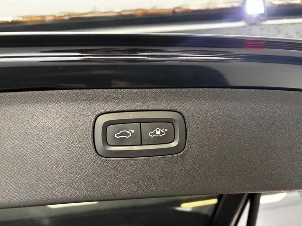 Volvo XC90 Momentum Pro AWD CAM 7-STZ PANO ACC HARMAN/ 11/2020-photo-32