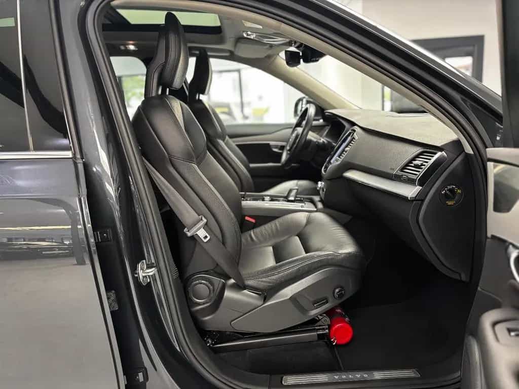 Volvo XC90 Momentum Pro AWD CAM 7-STZ PANO ACC HARMAN/ 11/2020-photo-7