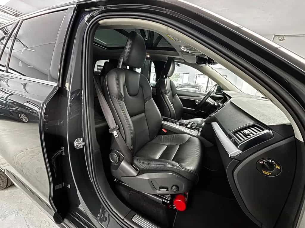 Volvo XC90 Momentum Pro AWD CAM 7-STZ PANO ACC HARMAN/ 11/2020-photo-8