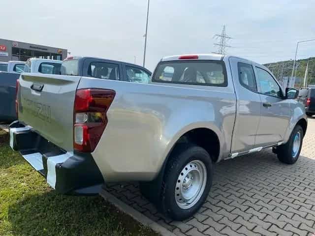 Isuzu D-Max 4x4 L A/T SpaceCab null-photo-3