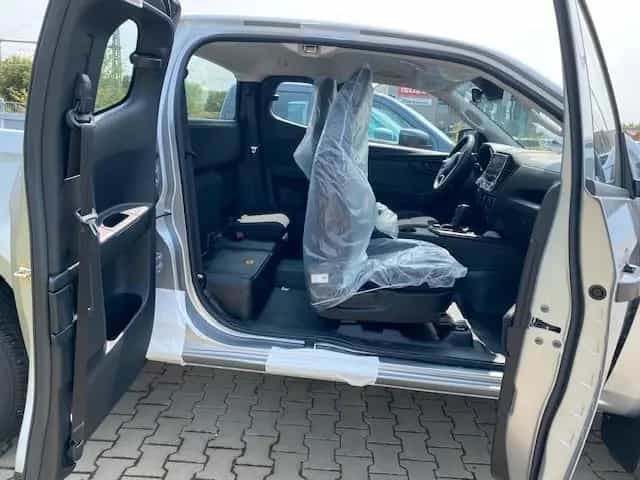 Isuzu D-Max 4x4 L A/T SpaceCab null-photo-6