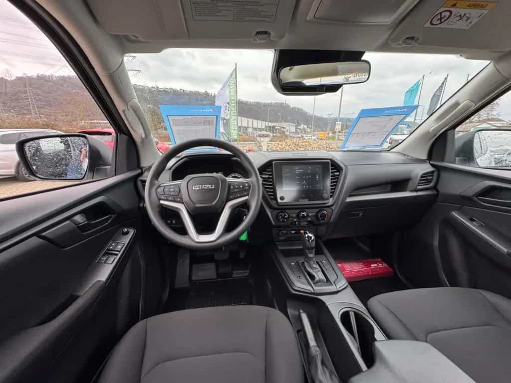 Isuzu D-Max 4x4 L A/T SpaceCab null-photo-8