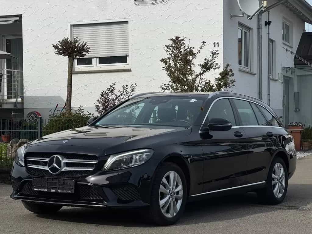 Mercedes-Benz C 200 KOMBI T 4Matic PANO*GARANTIE*AVANTGARDE* 02/2019-photo-0