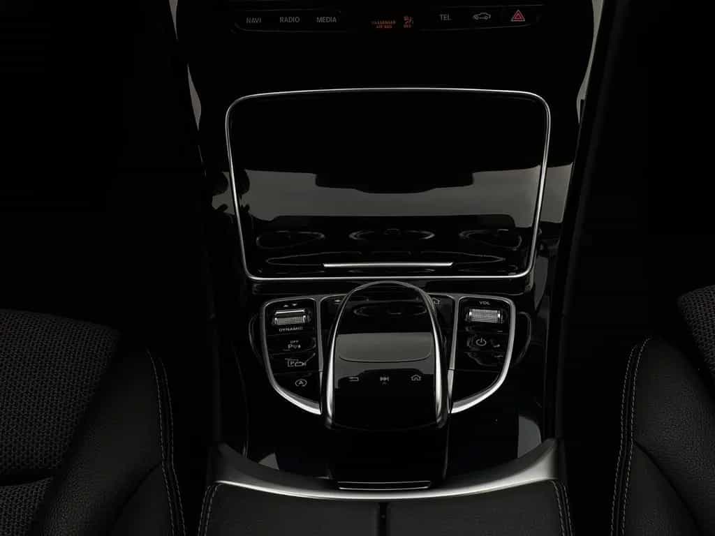 Mercedes-Benz C 200 KOMBI T 4Matic PANO*GARANTIE*AVANTGARDE* 02/2019-photo-17