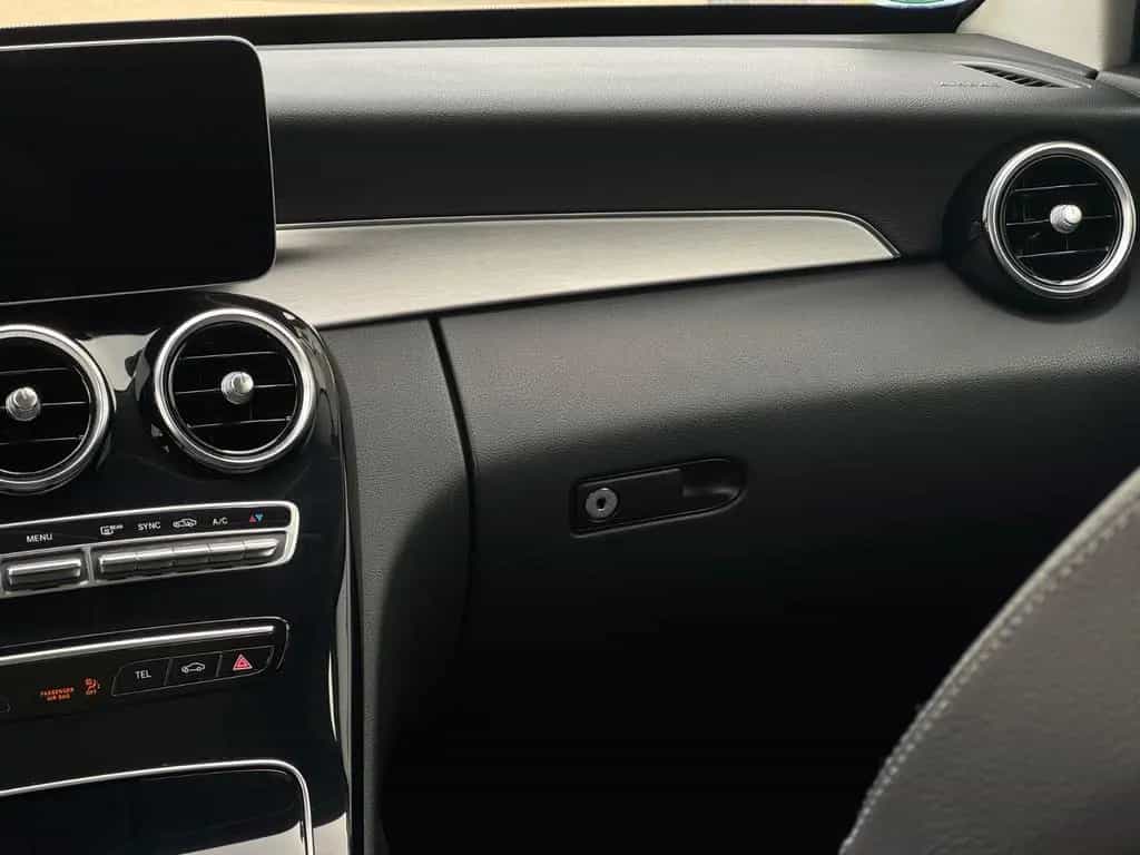 Mercedes-Benz C 200 KOMBI T 4Matic PANO*GARANTIE*AVANTGARDE* 02/2019-photo-9