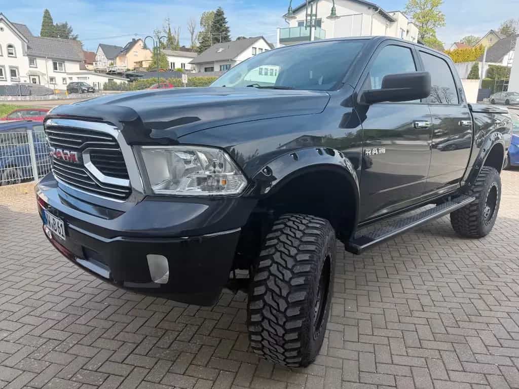 Dodge RAM Laramie Monster Truck Hoch Breit 37 Zoll LPG 07/2018-photo-1