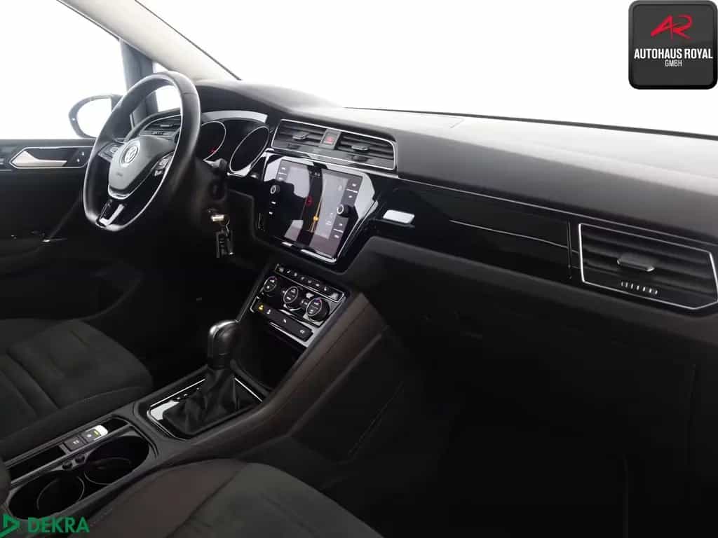 Volkswagen Touran 1.5 TSI R LINE 7 SITZE PANO,MASSAGE,ACC 01/2020-photo-9