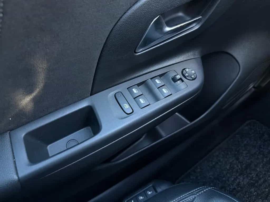 Opel Corsa F Ultimate *KAMERA*LUX*PDC*LHZ*ATM*131PS* 11/2021-photo-19