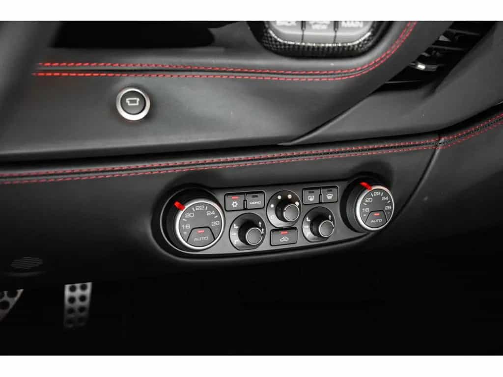 Ferrari 488 GTB 3.9 V8 - ROSSO CORSA METALLIC 01/2017-photo-20