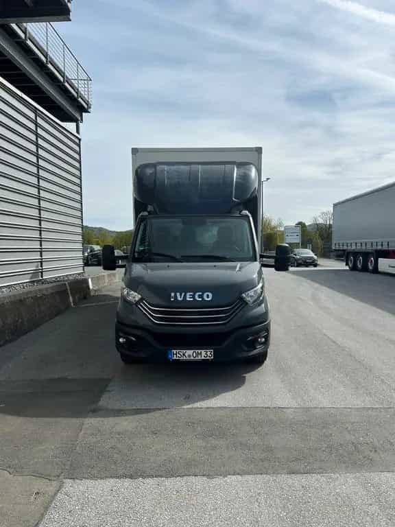 Iveco Other Daily 35S18 Hi-Matic Koffer Grau Mineral 07/2023-photo-1