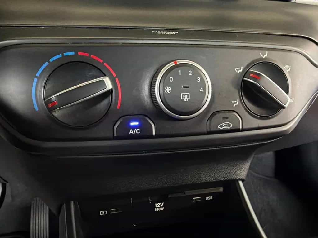 Hyundai i20 LENKRADHEITZUNG/SITZHEITZUNG/CARPLAY 03/2021-photo-16