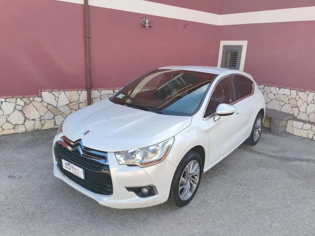 DS Automobiles DS4 Ds DS4 4 1.6 e-HDi 115 airdream So Chic 04/2013-photo-1