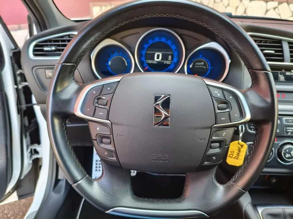 DS Automobiles DS4 Ds DS4 4 1.6 e-HDi 115 airdream So Chic 04/2013-photo-12