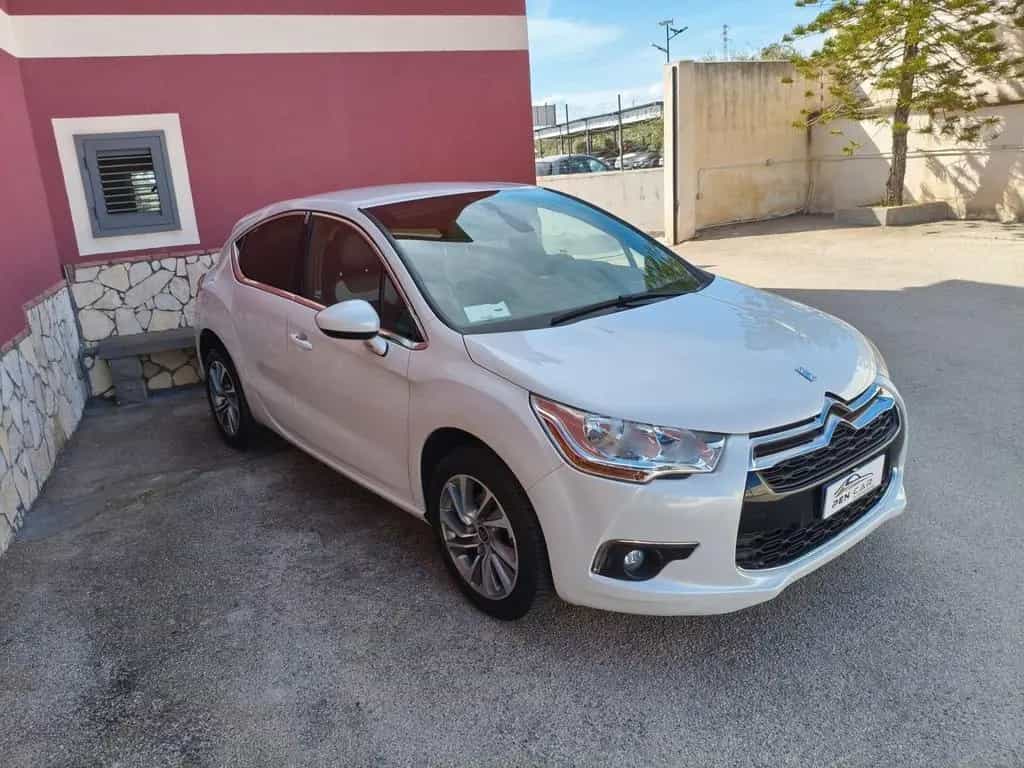 DS Automobiles DS4 Ds DS4 4 1.6 e-HDi 115 airdream So Chic 04/2013-photo-2