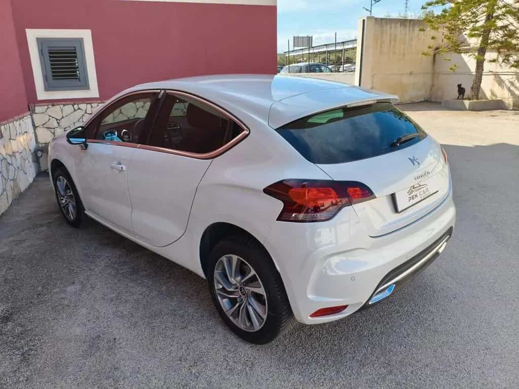 DS Automobiles DS4 Ds DS4 4 1.6 e-HDi 115 airdream So Chic 04/2013-photo-4