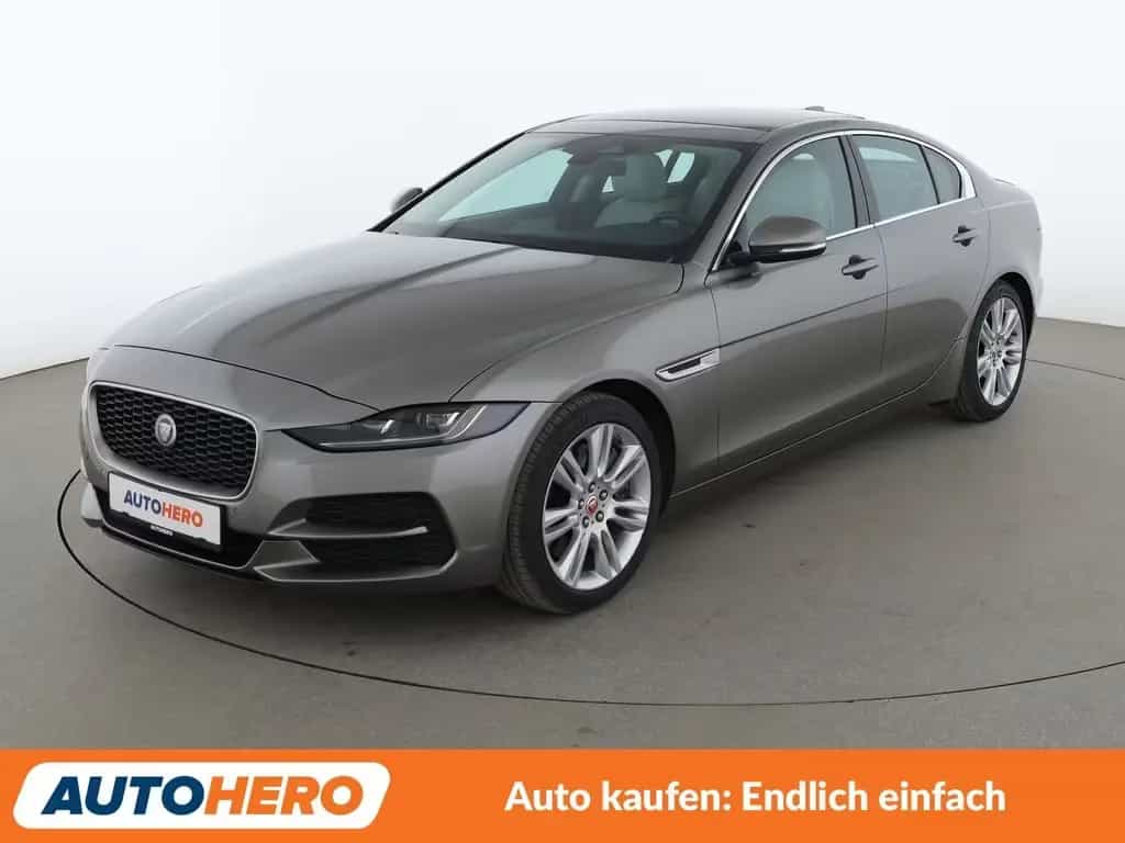 Jaguar XE 30t HSE AWD Aut.*NAVI*ACC*CAM*PDC*SHZ*PANO* 12/2021-photo-0