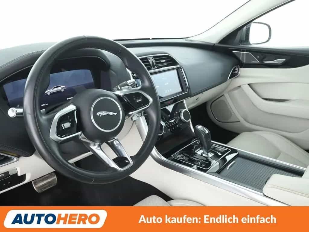 Jaguar XE 30t HSE AWD Aut.*NAVI*ACC*CAM*PDC*SHZ*PANO* 12/2021-photo-10