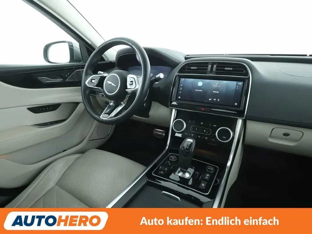 Jaguar XE 30t HSE AWD Aut.*NAVI*ACC*CAM*PDC*SHZ*PANO* 12/2021-photo-12