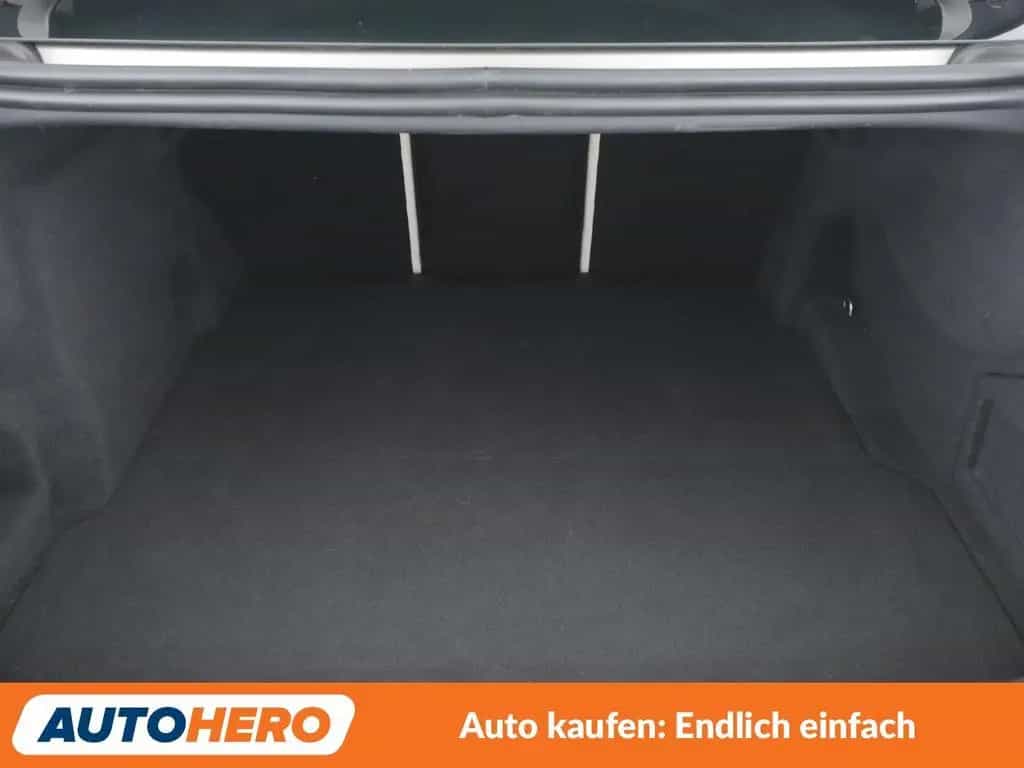 Jaguar XE 30t HSE AWD Aut.*NAVI*ACC*CAM*PDC*SHZ*PANO* 12/2021-photo-17