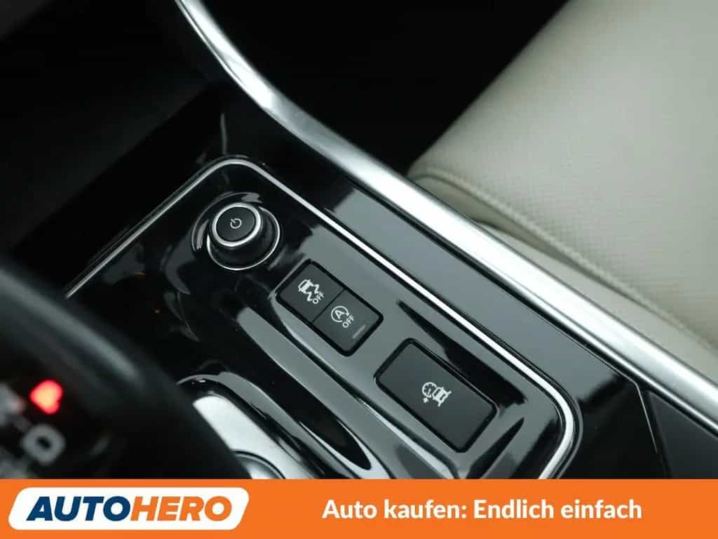 Jaguar XE 30t HSE AWD Aut.*NAVI*ACC*CAM*PDC*SHZ*PANO* 12/2021-photo-26