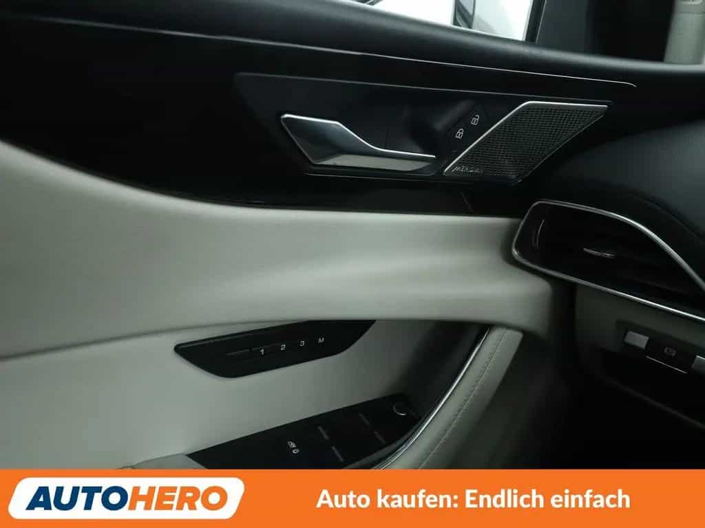 Jaguar XE 30t HSE AWD Aut.*NAVI*ACC*CAM*PDC*SHZ*PANO* 12/2021-photo-27