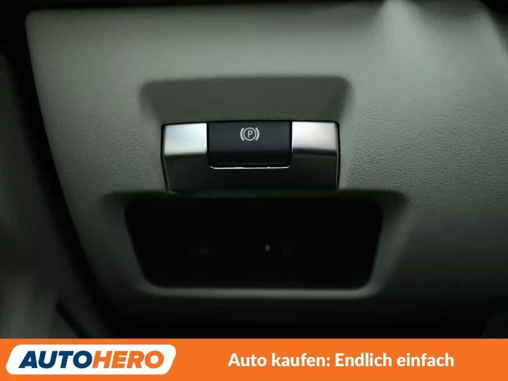 Jaguar XE 30t HSE AWD Aut.*NAVI*ACC*CAM*PDC*SHZ*PANO* 12/2021-photo-30