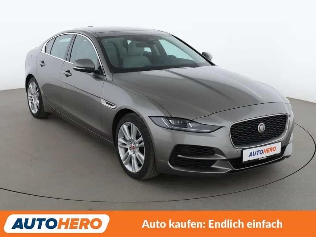 Jaguar XE 30t HSE AWD Aut.*NAVI*ACC*CAM*PDC*SHZ*PANO* 12/2021-photo-7