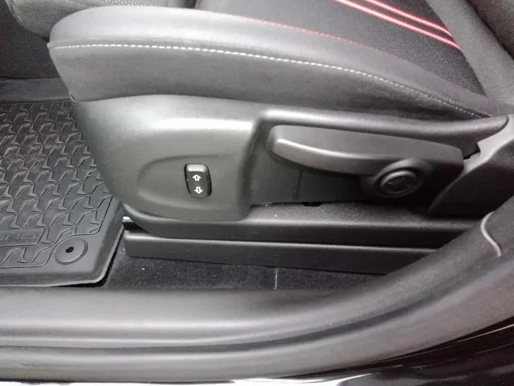 Opel Crossland 07/2023-photo-16