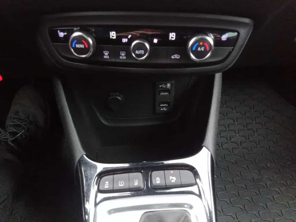Opel Crossland 07/2023-photo-22