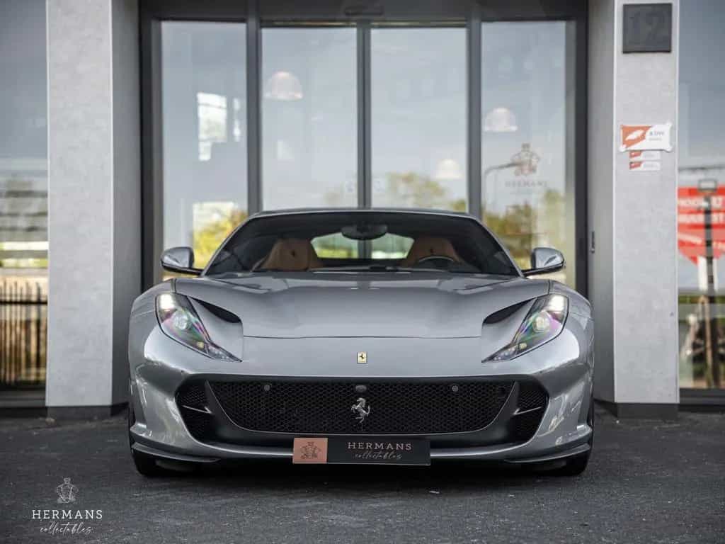 Ferrari 812 6.5 V12 Superfast HELE / Lift / Passenger / 02/2018-photo-1