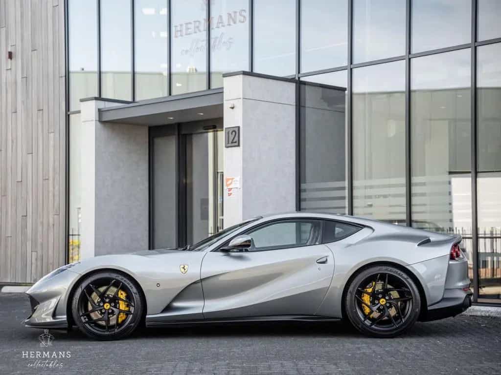 Ferrari 812 6.5 V12 Superfast HELE / Lift / Passenger / 02/2018-photo-12