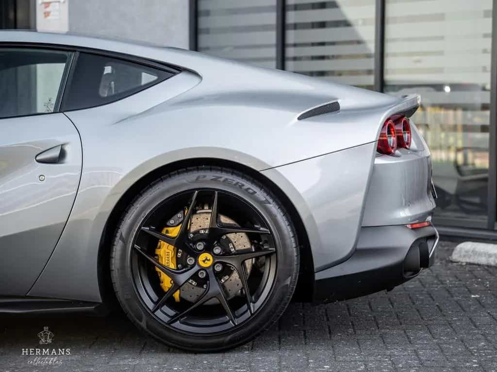 Ferrari 812 6.5 V12 Superfast HELE / Lift / Passenger / 02/2018-photo-13