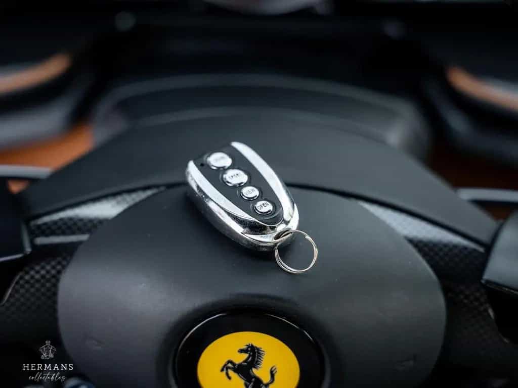 Ferrari 812 6.5 V12 Superfast HELE / Lift / Passenger / 02/2018-photo-30