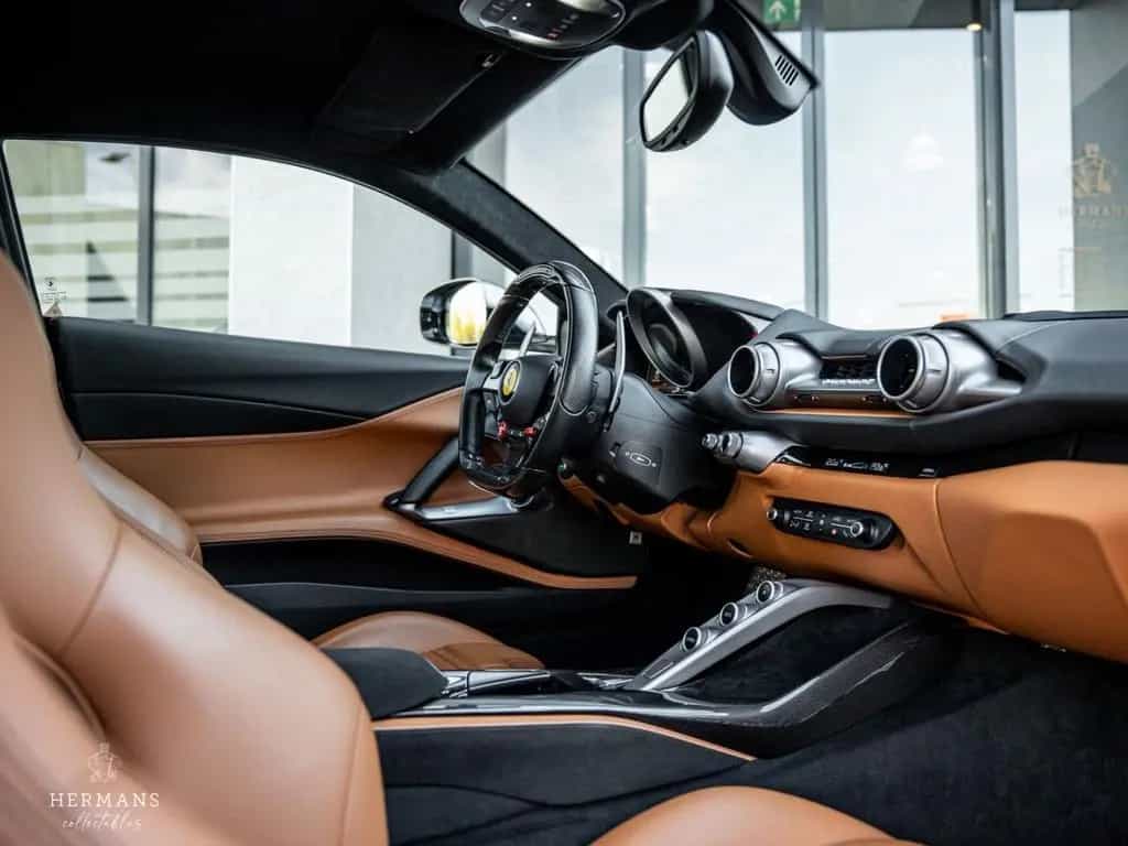 Ferrari 812 6.5 V12 Superfast HELE / Lift / Passenger / 02/2018-photo-33