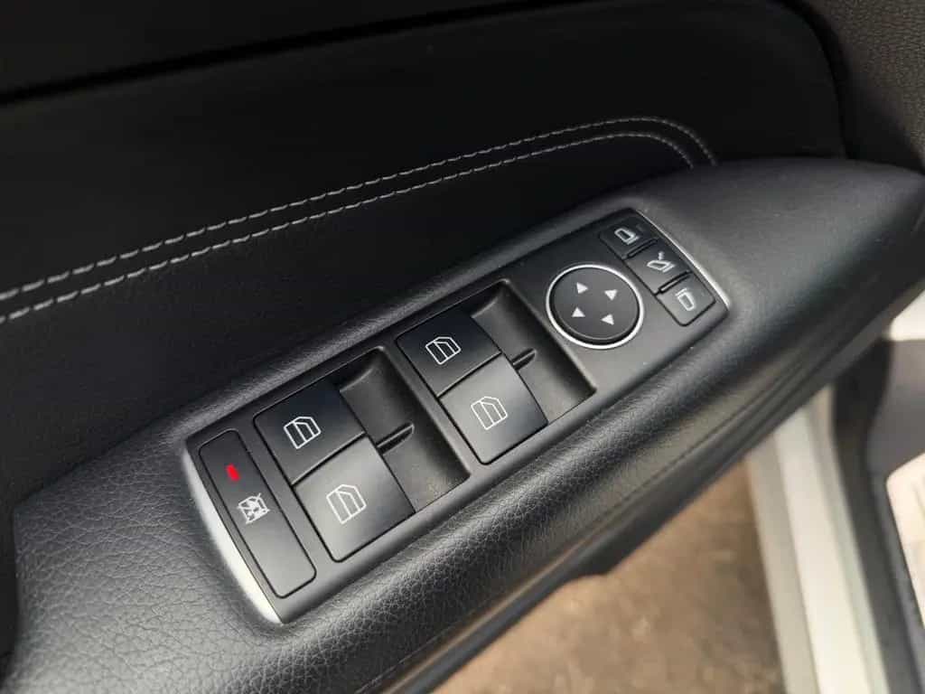 Mercedes-Benz E 200 Coupe AMG Line/LED/LEDER/PANO/SHZ/NAVI/TOT 05/2017-photo-7