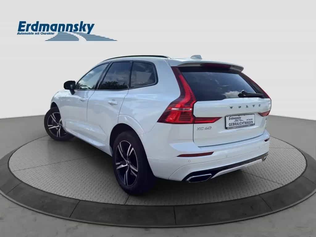 Volvo XC60 T4 R-Design/AHK/Pano/HuD/Kam/BLIS/DAB/H&K 07/2020-photo-1