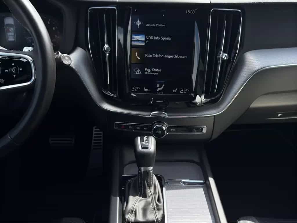 Volvo XC60 T4 R-Design/AHK/Pano/HuD/Kam/BLIS/DAB/H&K 07/2020-photo-10