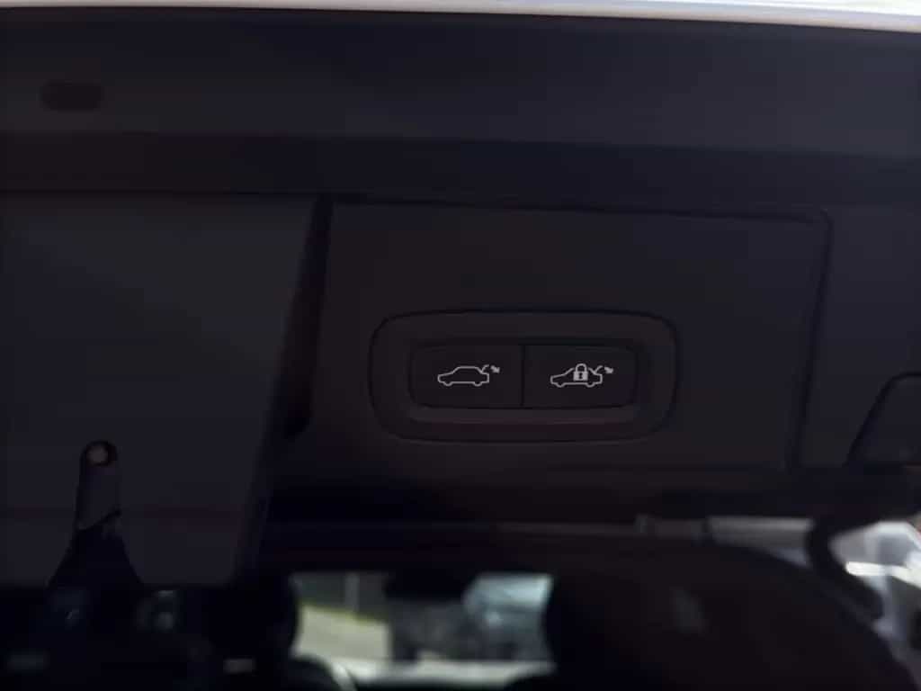 Volvo XC60 T4 R-Design/AHK/Pano/HuD/Kam/BLIS/DAB/H&K 07/2020-photo-18