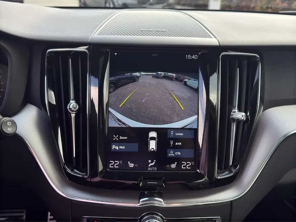 Volvo XC60 T4 R-Design/AHK/Pano/HuD/Kam/BLIS/DAB/H&K 07/2020-photo-23