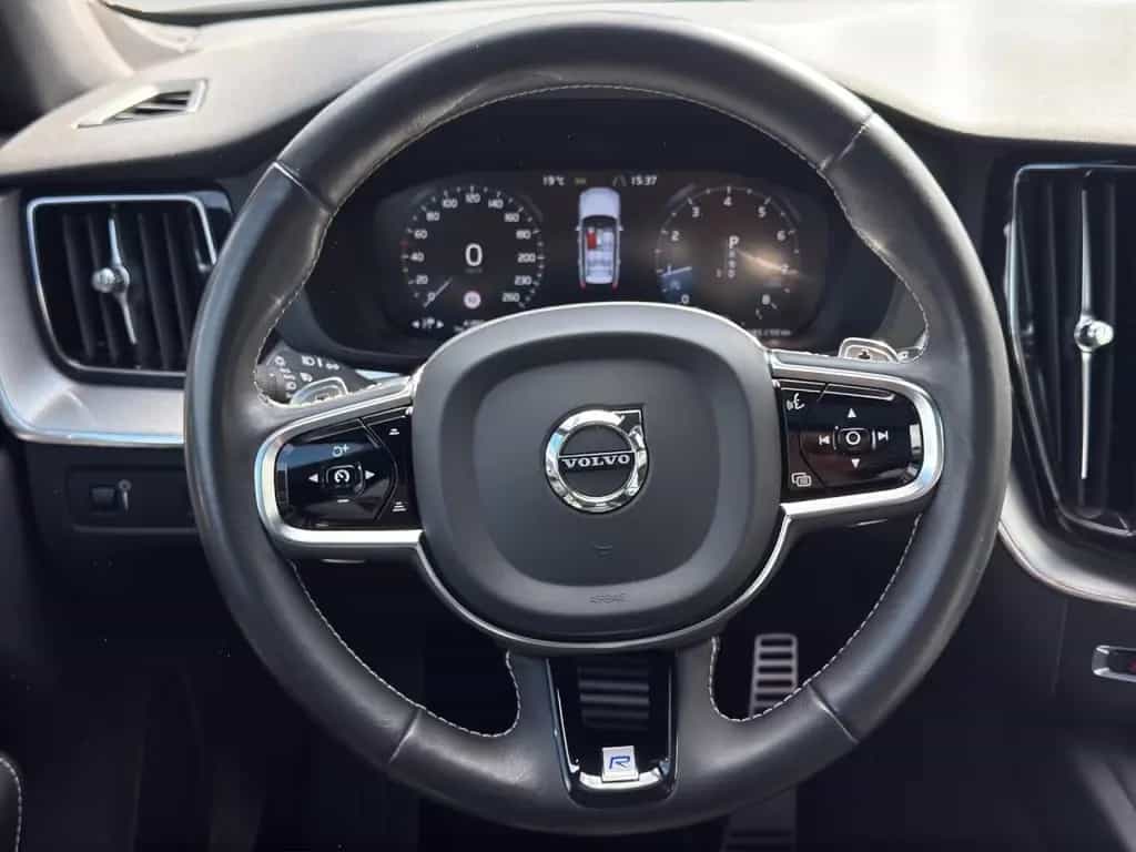 Volvo XC60 T4 R-Design/AHK/Pano/HuD/Kam/BLIS/DAB/H&K 07/2020-photo-6