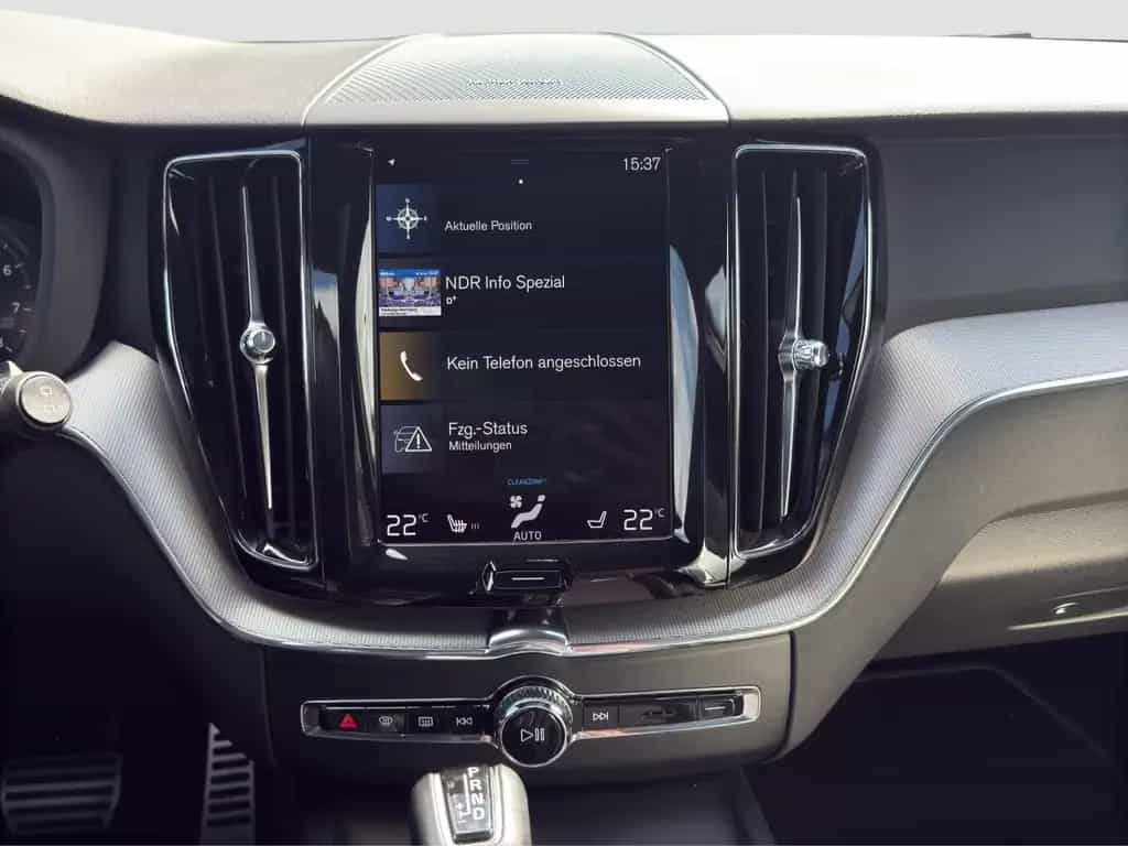 Volvo XC60 T4 R-Design/AHK/Pano/HuD/Kam/BLIS/DAB/H&K 07/2020-photo-8