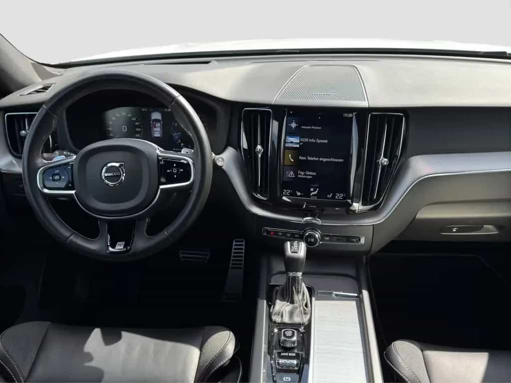 Volvo XC60 T4 R-Design/AHK/Pano/HuD/Kam/BLIS/DAB/H&K 07/2020-photo-9