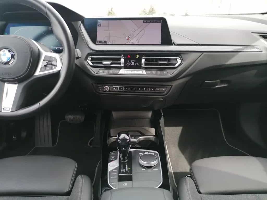 BMW 118 iA Sport Line LED LCPro HUD DA DAB Shz 01/2022-photo-10